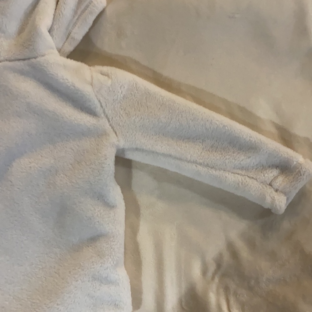 Carter’s soft pullover - Picture 11 of 13